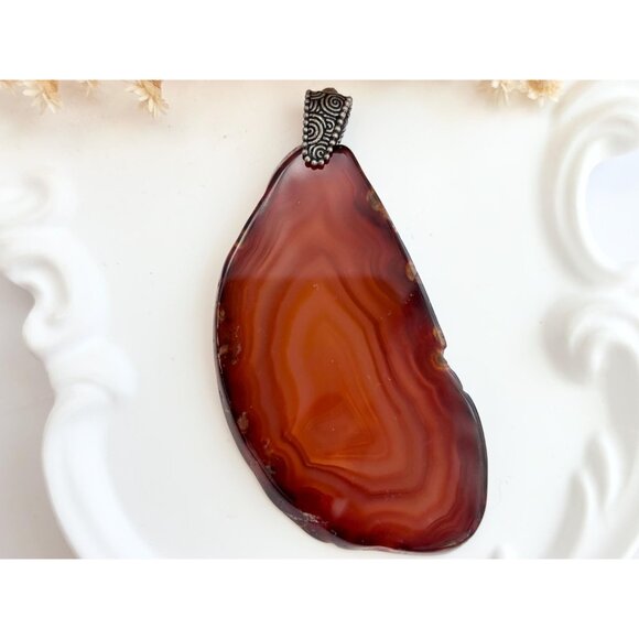 Brown Sliced Agate Stone Freeform Shaped Large Silver Toned Vintage Pendant - Picture 3 of 14